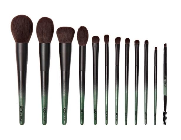 12Pcs Army of Love Camo Green Camouflage Makeup Brush Set Premium Synthetic Blending Powder Concealer Contour Eyeshadow Foundation Lip Highlighter Make Up Brush Kit