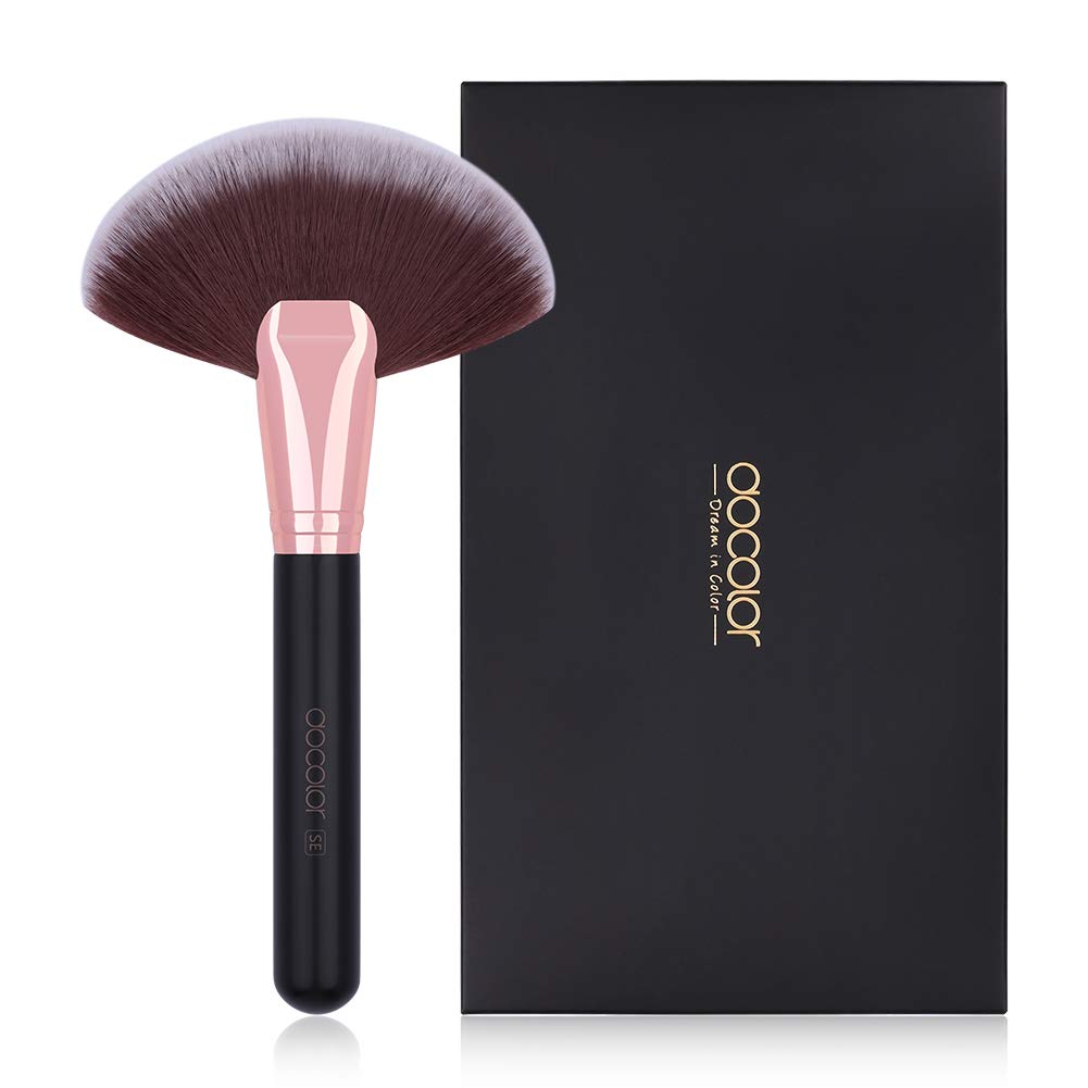Docolor Fan Brush Finishing Powder Brush Multi-Use Brush For Face And Body Professional Highlighting Blush Powder Bronzer Cheekb