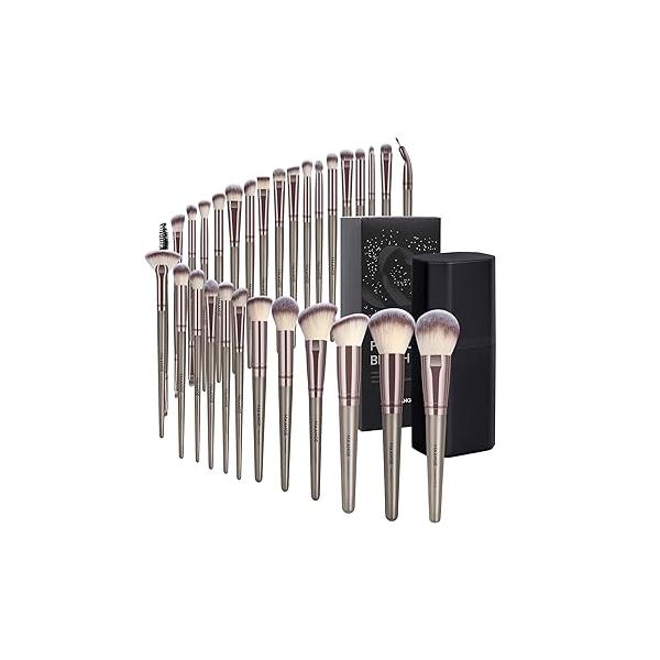 MAANGE 30 Pcs Professional Makeup Brushes with Case, Premium Synthetic Face Foundation Powder Blush Eyeshadow Blending Eye Brush Set Travel Set(Champagne)